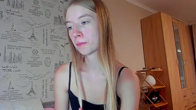 Snapshot of minidivaa_ chatting on 09-23-25, 05:09 minidivaa online show from 09-23-25, 05:09