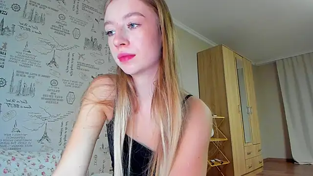 minidivaa  online show from 12-18-25, 06:23