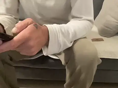 4small4inchlol online show from 12-22-25, 07:58