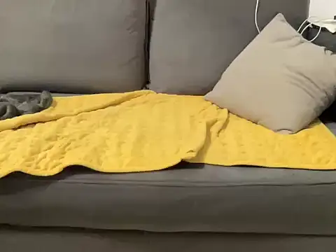 4small4inchlol online show from 10-28-25, 09:03