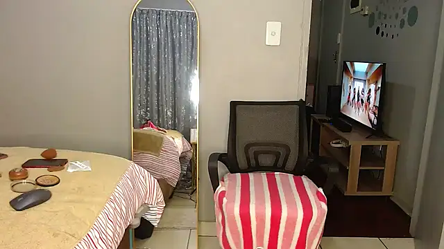 MissBigNipples online show from 04-16-26, 04:13