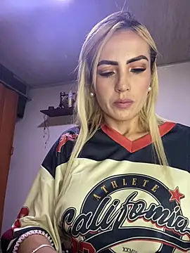 Snapshot of alicev_kitty chatting on 02-27-26, 01:00 alicev kitty online show from 02-27-26, 01:00