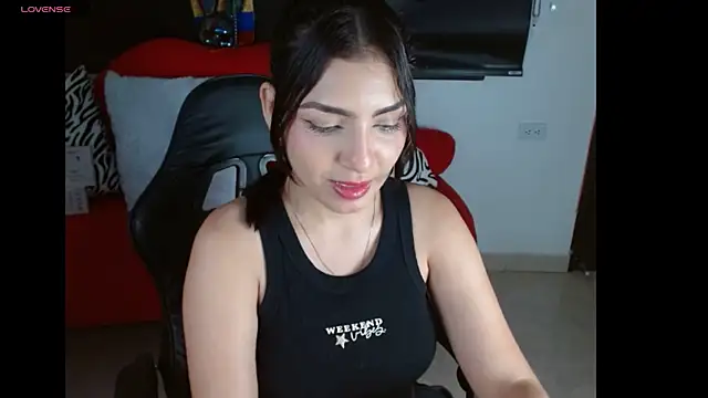 Carolaine69  online show from 07-11-26, 01:44