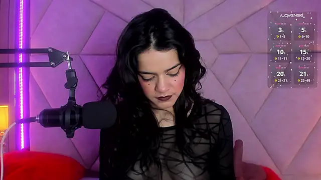Snapshot of ValerieKay_ chatting on 09-26-25, 02:24 ValerieKay online show from 09-26-25, 02:24