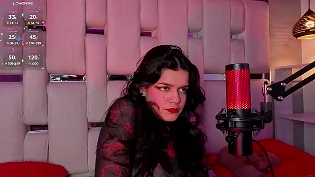 Snapshot of ValerieKay_ chatting on 05-27-26, 12:45 ValerieKay online show from 05-27-26, 12:45
