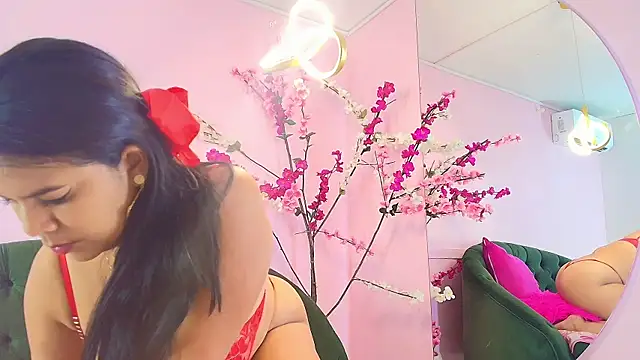 Snapshot of almendraevans chatting on 03-18-25, 11:55 almendraevans online show from 03-18-25, 11:55