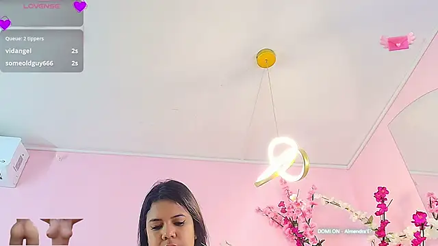 Snapshot of almendraevans chatting on 03-18-25, 03:01 almendraevans online show from 03-18-25, 03:01