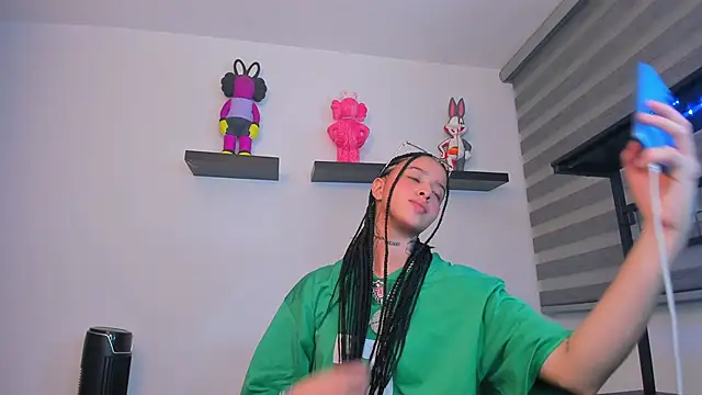 Gangster Girl online show from 12-19-25, 05:54