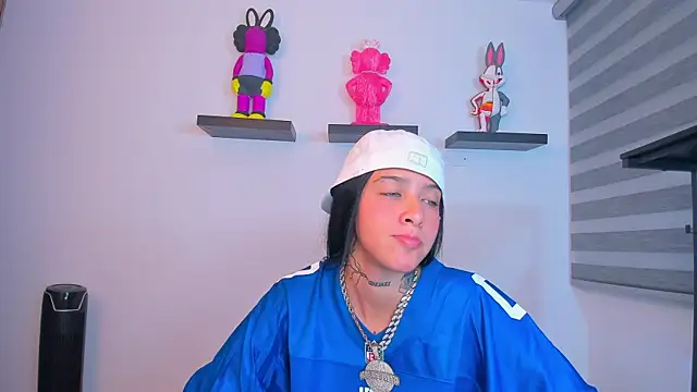 Gangster Girl online show from 10-22-25, 04:23