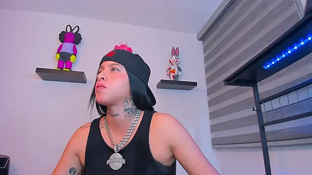 Gangster Girl online show from 10-16-25, 03:04