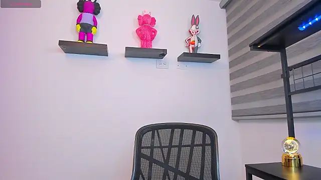 Gangster Girl online show from 03-17-26, 11:30