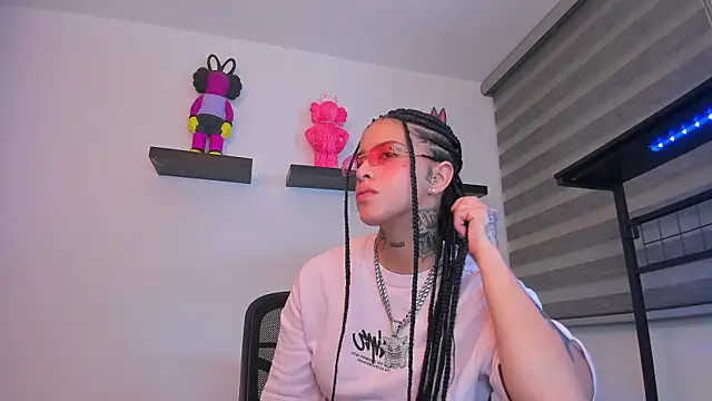 Gangster Girl online show from 12-23-25, 04:12