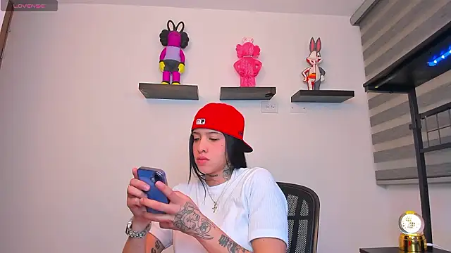 Gangster Girl online show from 03-12-26, 06:28