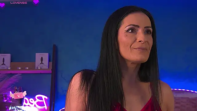 RaisaVawn online show from 11-18-25, 07:00