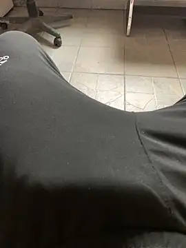 Snapshot of nik99xxx chatting on 01-13-25, 12:35 nik99xxx online show from 01-13-25, 12:35