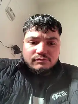 Snapshot of nik99xxx chatting on 01-12-25, 11:28 nik99xxx online show from 01-12-25, 11:28