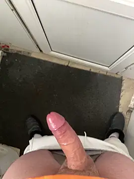 Snapshot of nik99xxx chatting on 03-29-26, 10:06 nik99xxx online show from 03-29-26, 10:06