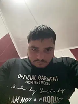 Snapshot of nik99xxx chatting on 02-08-26, 11:13 nik99xxx online show from 02-08-26, 11:13