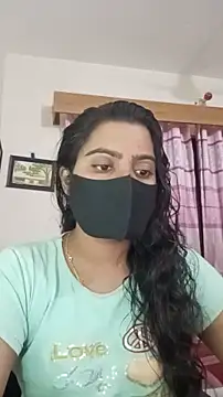 Snapshot of Amisha-2 chatting on 06-11-26, 03:31 Amisha-2 online show from 06-11-26, 03:31