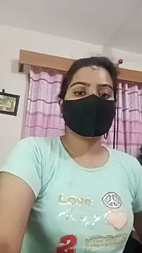 Snapshot of Amisha-2 chatting on 06-24-26, 06:39 Amisha-2 online show from 06-24-26, 06:39
