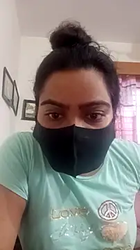 Snapshot of Amisha-2 chatting on 06-04-26, 03:55 Amisha-2 online show from 06-04-26, 03:55