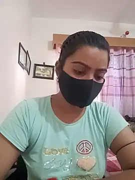 Snapshot of Amisha-2 chatting on 06-06-26, 07:02 Amisha-2 online show from 06-06-26, 07:02