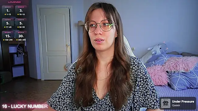 Snapshot of ms_allison_w chatting on 05-07-26, 11:24 ms allison w online show from 05-07-26, 11:24