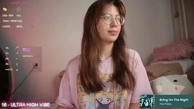 Snapshot of ms_allison_w chatting on 10-04-25, 12:07 ms allison w online show from 10-04-25, 12:07