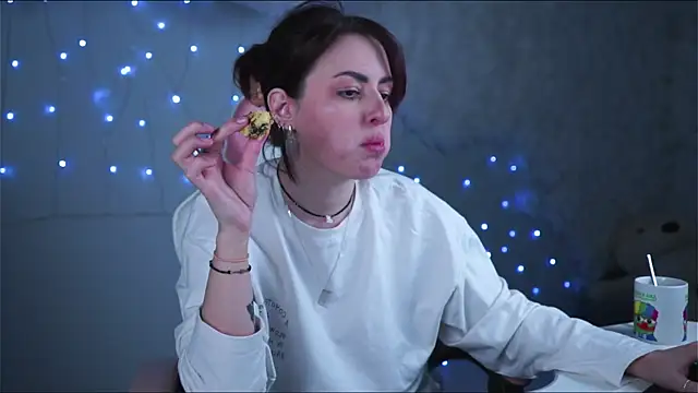 Lana  May online show from 03-02-25, 11:30