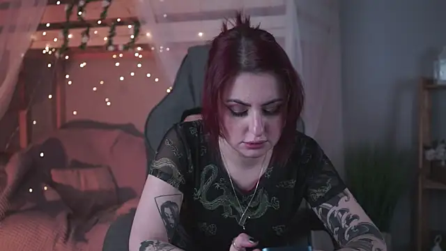 Lana  May online show from 11-21-25, 11:42