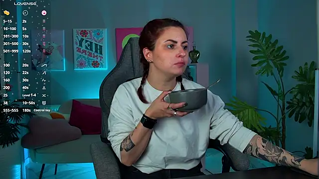 Lana  May online show from 11-30-25, 11:33