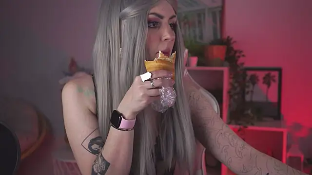 Lana  May online show from 03-20-25, 11:16