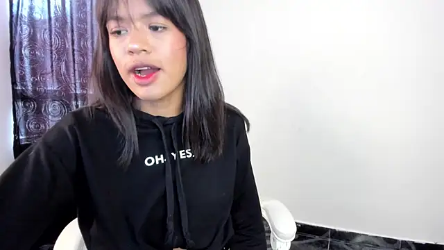 meganthompsonn22 online show from 04-20-26, 01:24