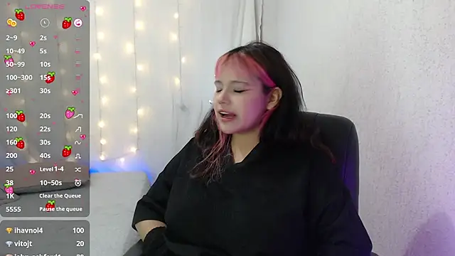 mixie cute online show from 12-20-24, 01:14