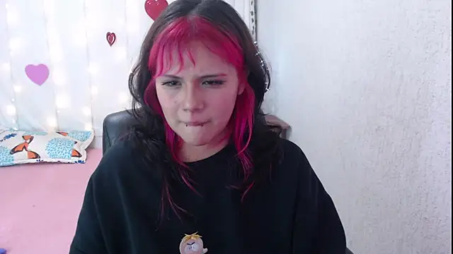 mixie cute online show from 02-18-25, 10:58