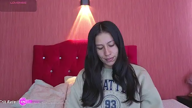 Snapshot of EmiGomez_ chatting on 09-29-25, 01:17 EmiGomez online show from 09-29-25, 01:17