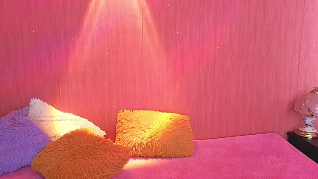 EmiGomez  online show from 10-27-25, 01:23