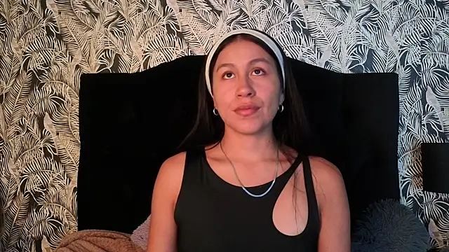 EmiGomez  online show from 12-21-25, 08:31