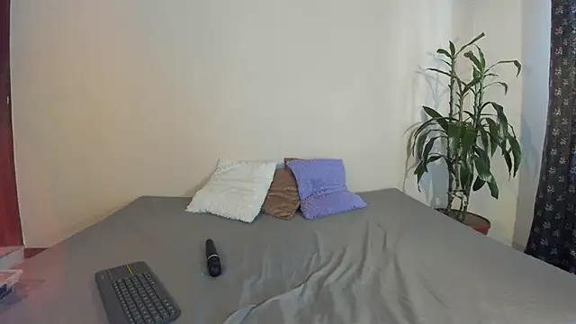 Snapshot of EmiGomez_ chatting on 03-07-25, 08:00 EmiGomez online show from 03-07-25, 08:00