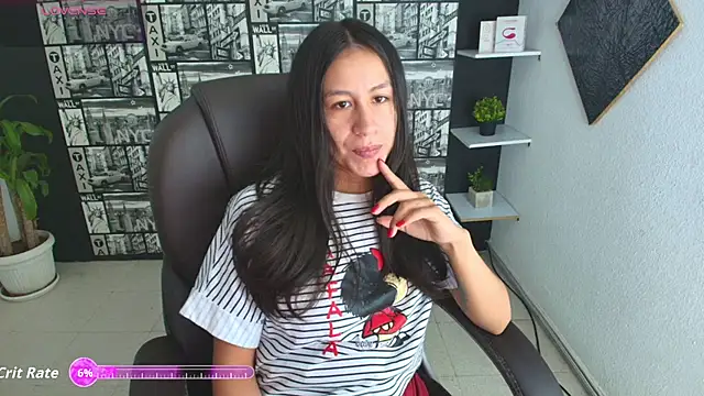 Snapshot of EmiGomez_ chatting on 10-07-25, 01:34 EmiGomez online show from 10-07-25, 01:34