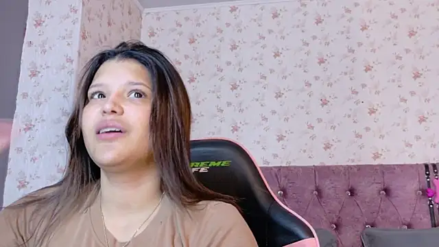 AvrillThomas online show from 11-18-25, 05:49