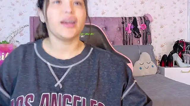 AvrillThomas online show from 11-14-25, 05:05