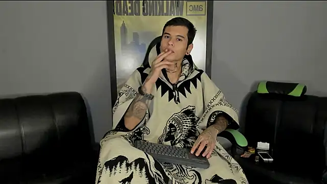 Snapshot of jamesinked_ chatting on 03-02-25, 01:58 jamesinked  online show from 03-02-25, 01:58