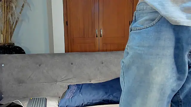 Snapshot of jamesinked_ chatting on 10-18-25, 02:24 jamesinked  online show from 10-18-25, 02:24