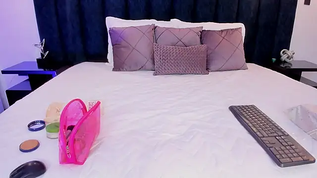 Snapshot of susyy7 chatting on 03-04-26, 03:36 susyy7 online show from 03-04-26, 03:36