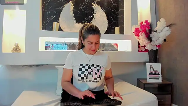 Cinthya mjs online show from 10-17-25, 12:07