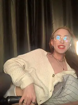 Avril Pearly  online show from 02-18-25, 09:31