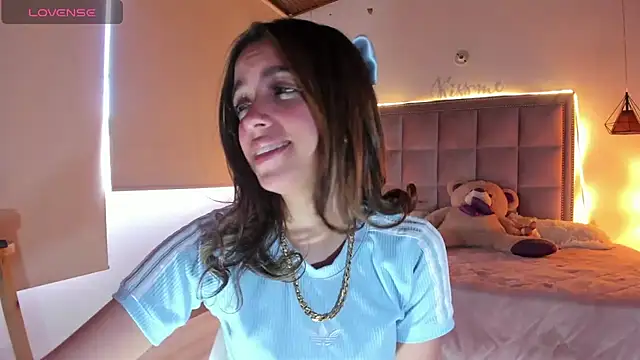 Snapshot of Melody_Ds chatting on 09-26-25, 08:49 Melody Ds online show from 09-26-25, 08:49