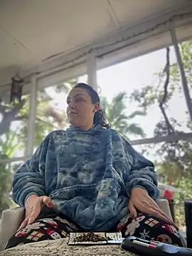 WASHDOWNTHEBUBBLES online show from 12-13-24, 04:27