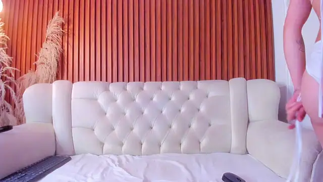 Snapshot of RosarioCruzz chatting on 07-27-26, 04:47 RosarioCruzz online show from 07-27-26, 04:47